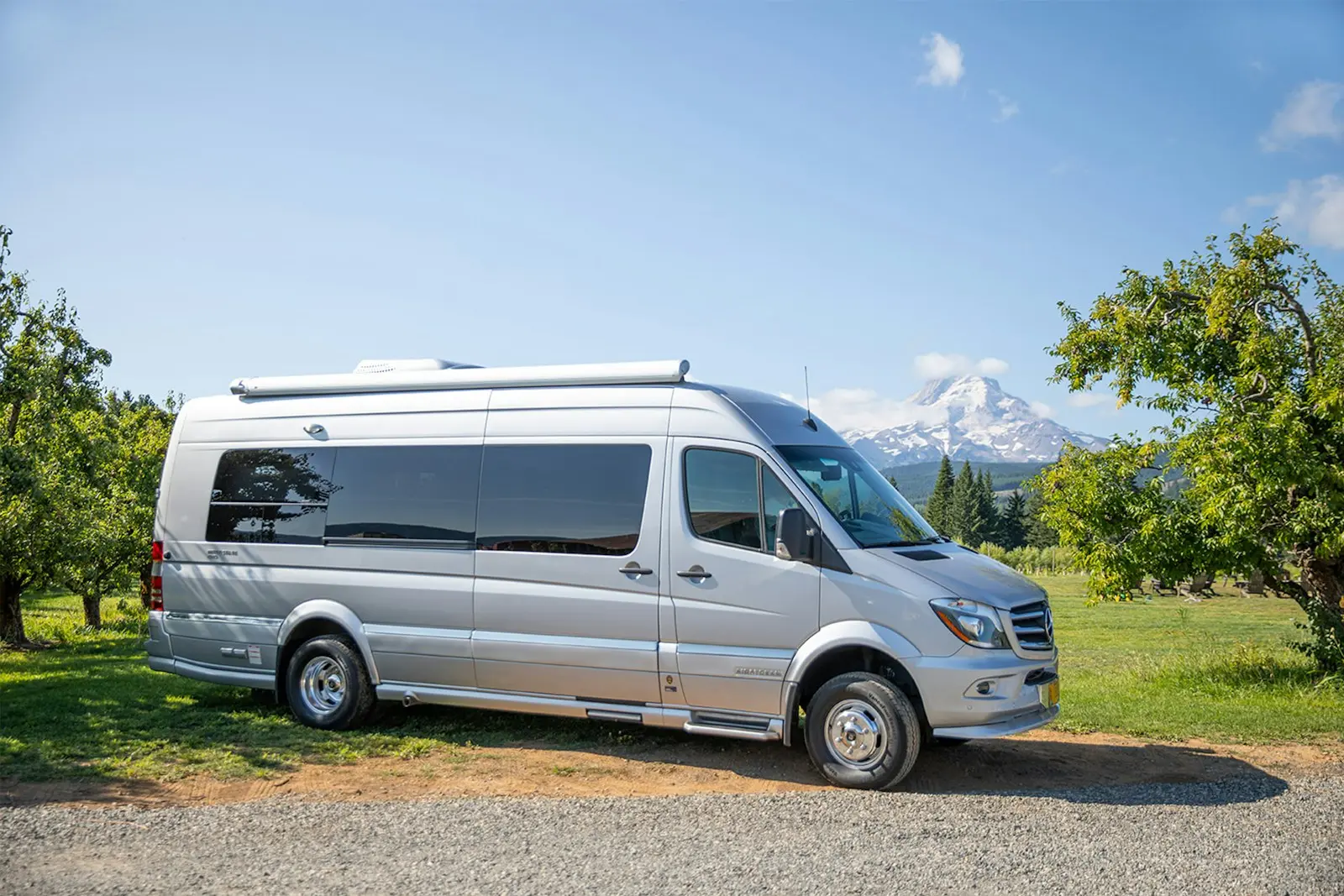 Wie wählt man den richtigen Tisch und die richtigen Stühle für Van, Transporter und Wohnmobil aus? 2026 1 meuble van